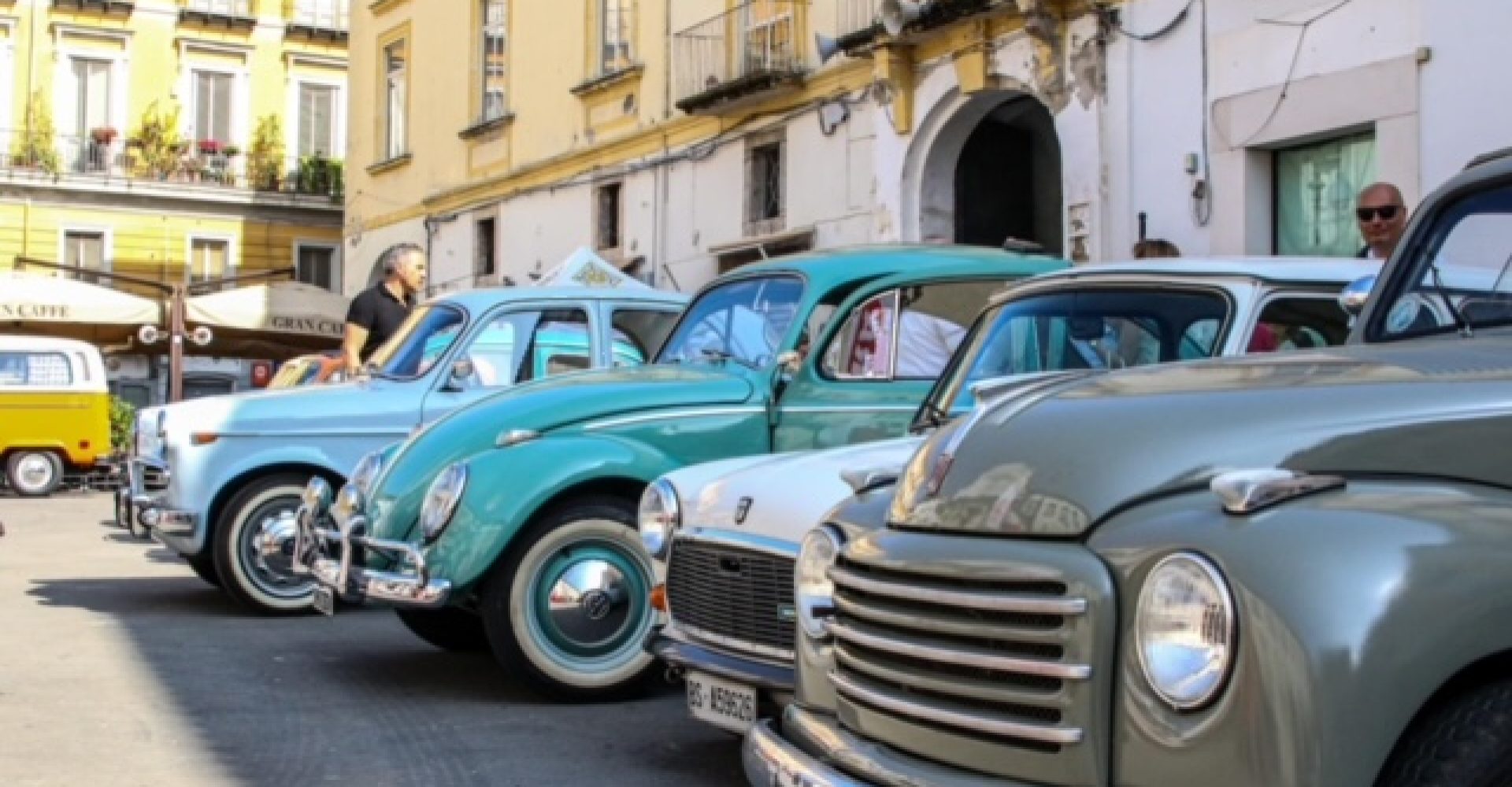 Capua, auto storiche in piazza